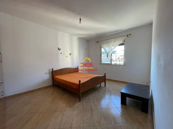 Vlore, shitet apartament 1+1+Ballkon Kati 8, 71 m² 117.000 € (Rruga gjergj Arianiti)