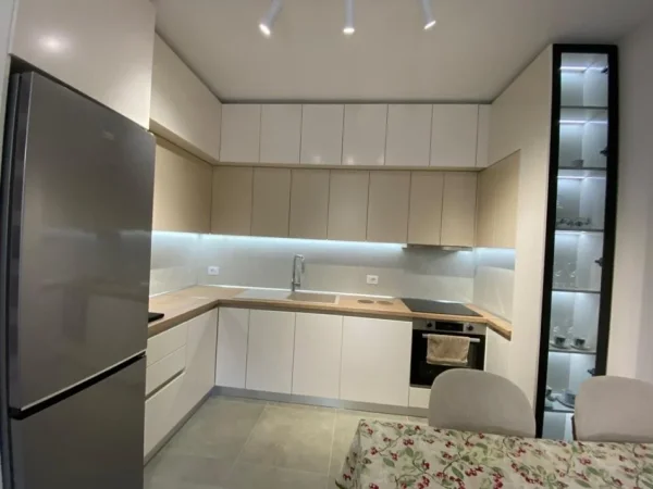 Tirane, jepet me qera apartament 2+1 Kati 4, 104 m² 700 € (zonën e Unazës së Re, tek Oasis Residence)