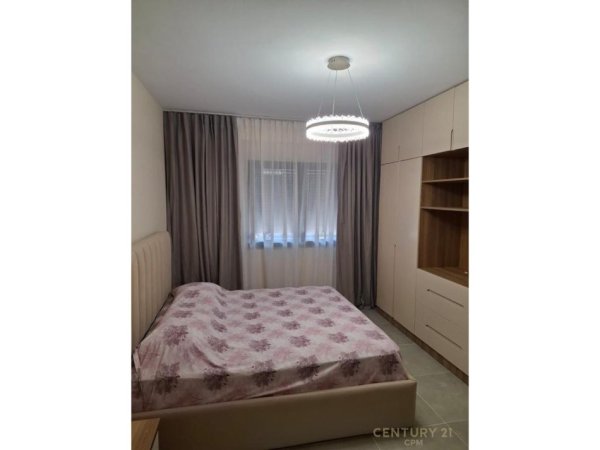 Tirane, jepet me qera apartament 2+1 Kati 4, 104 m² 700 € (zonën e Unazës së Re, tek Oasis Residence)