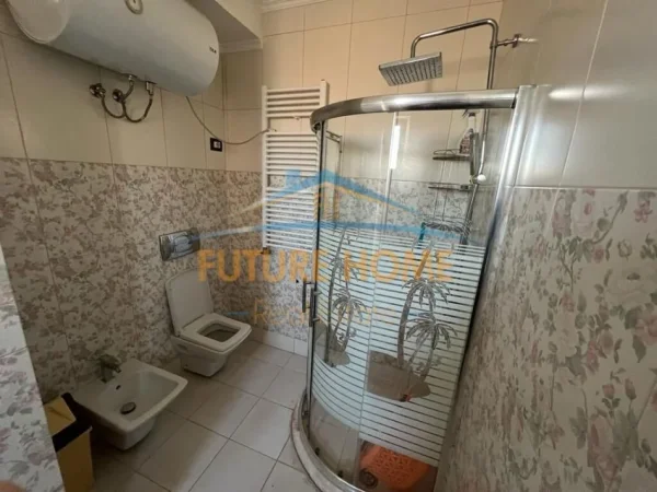 Tirane, jepet me qera apartament 2+1 Kati 11, 294 m² 1.200 € (SELIVA)