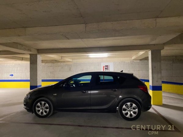 Tirane, jepet me qera apartament 2+1 Kati 4, 104 m² 700 € (zonën e Unazës së Re, tek Oasis Residence)