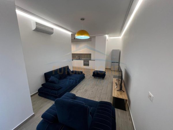 Tirane, jepet me qera apartament 2+1+Ballkon Kati 3, 96 m² 800 € (Rruga Riza Cerova)