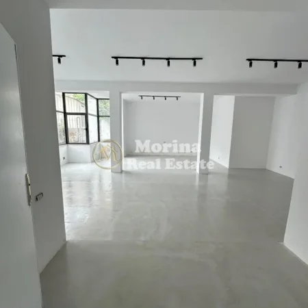 Tirane, jepet me qera ambjent biznesi Kati 0, 100 m² 850 € (Qender)
