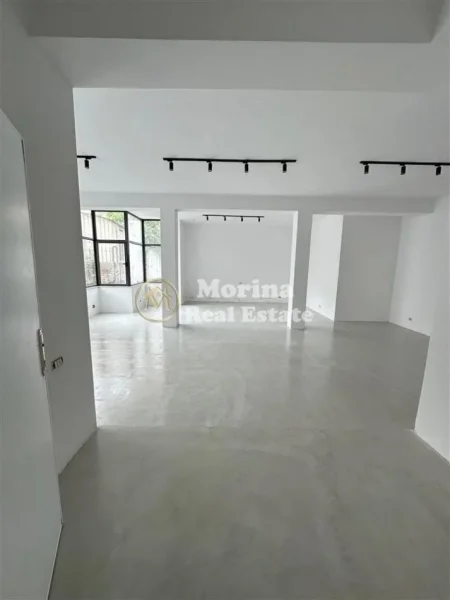 Tirane, jepet me qera ambjent biznesi Kati 0, 100 m² 850 € (Qender)
