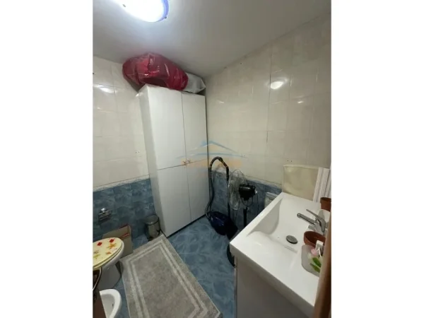Tirane, jepet me qera apartament 2+1+Ballkon Kati 3, 117 m² 850 € (Brryl)