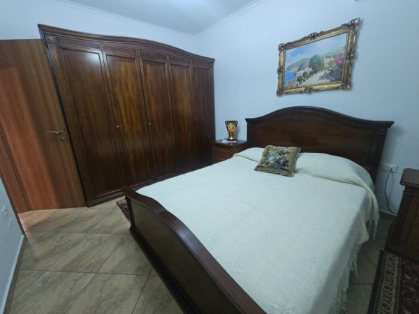 Tirane, jepet me qera apartament 2+1+Ballkon Kati 2, 95 m² 750 € (Ngjitur me parkimin te Poligoni Rogat)