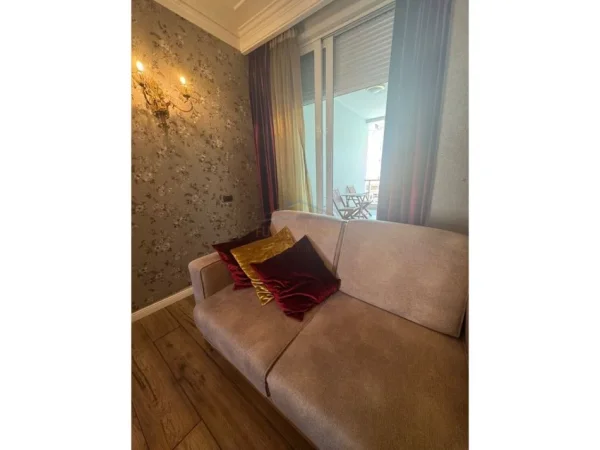 Tirane, shitet apartament 2+1+Ballkon Kati 4, 128 m² 385.000 € (Bllok)
