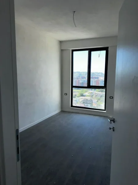 Tirane, shitet apartament 2+1+Ballkon Kati 11, 124 m² (ish fusha e aviacionit)