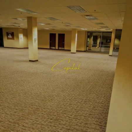 Tirane, jepet me qera ambjent biznesi Kati 0, 2.650 m² 1.350 € (VORE)