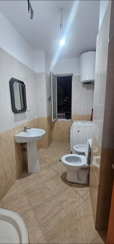 Tirane, shitet apartament 1+1 Kati 3, 72 m² 110.000 € (yzberisht)