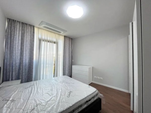 Tirane, jepet me qera apartament 1+1+Ballkon Kati 5, 85 m² 900 € (LakeView)