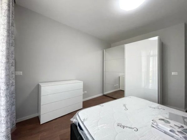 Tirane, jepet me qera apartament 1+1+Ballkon Kati 5, 85 m² 900 € (LakeView)