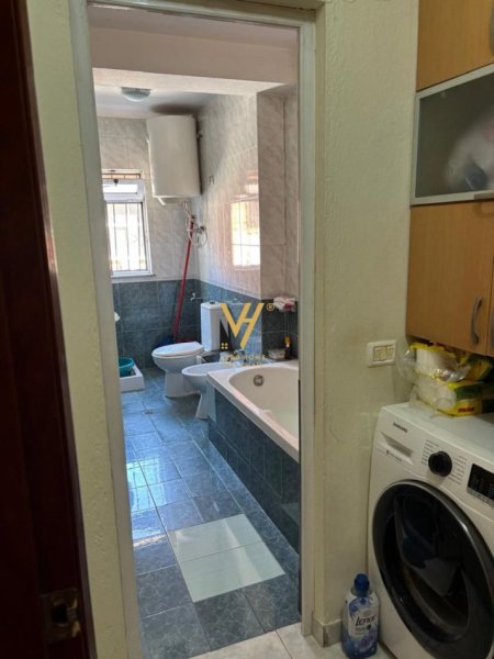 Tirane, shitet apartament 2+1+Ballkon Kati 2, 145 m² 310.000 € (STADIUMI DINAMO)