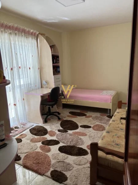 Tirane, shitet apartament 2+1+Ballkon Kati 2, 145 m² 310.000 € (STADIUMI DINAMO)