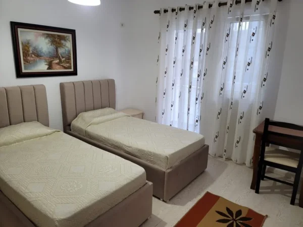 Tirane, jepet me qera apartament 2+1+Ballkon Kati 5, 80 m² 650 € (Rruga e durresit ,prane kafe Flora)