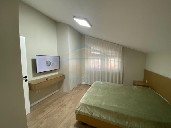Tirane, jepet me qera apartament 2+1+Ballkon Kati 3, 110 m² 1.000 € (RRUGA MUSTAFA DEMIRI)