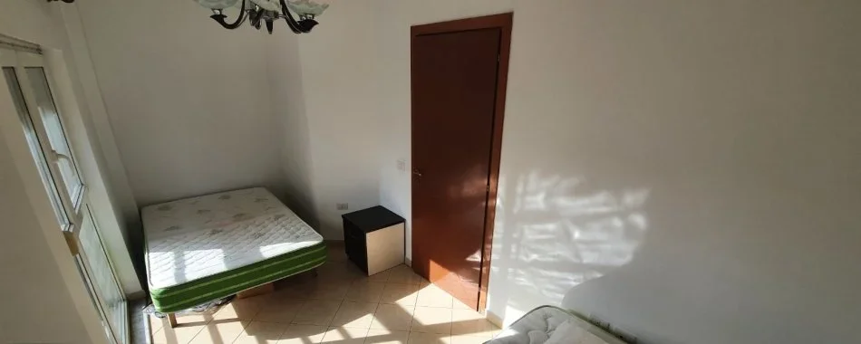 Tirane, jepet me qera apartament 2+1+Ballkon Kati 4, 85 m² 550 € (Ali demi , prane bankes credins)