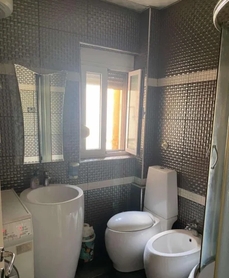 Tirane, jepet me qera apartament 2+1 Kati 4, 82 m² 600 € (rruga durresit)