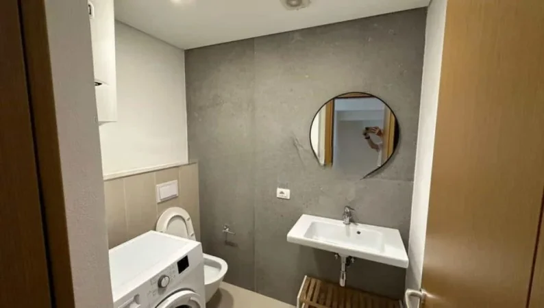 Tirane, jepet me qera Vile 2+1 Kati 2, 250 m² 1.500 € (TEG)