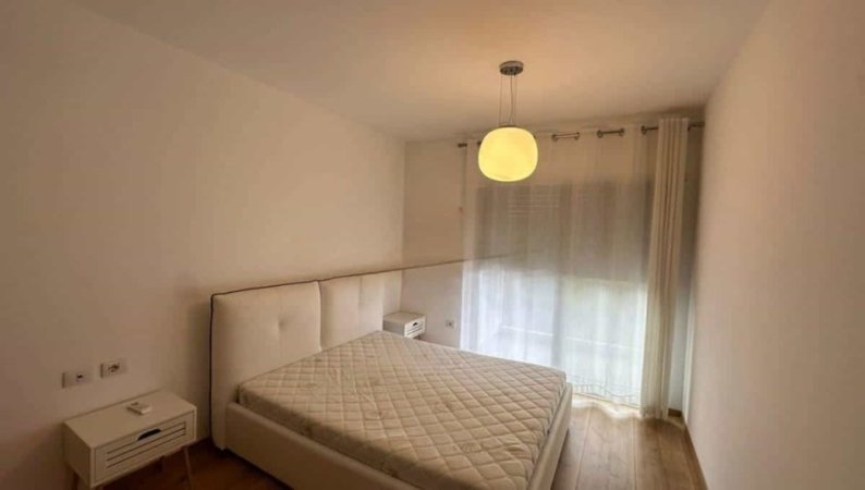 Tirane, jepet me qera Vile 2+1 Kati 2, 250 m² 1.500 € (TEG)