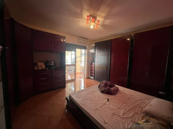 Tirane, jepet me qera apartament 3+1 Kati 6, 105 m² 700 € 