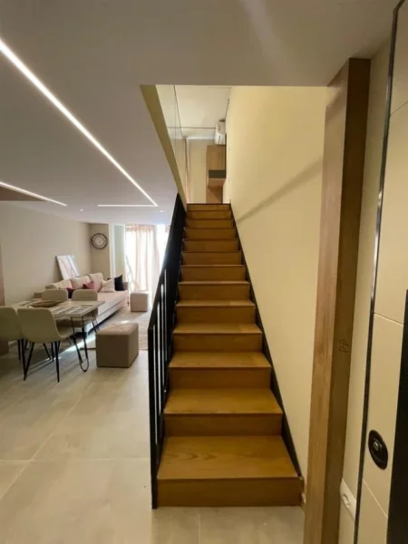 Tirane, shitet apartament duplex 1+1 Kati 1, 70 m² 115.000 € (GOLDEN PARK 3)