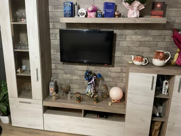 Tirane, jepet me qera apartament 2+1+Ballkon Kati 4, 60 m² 580 € (DON BOSKO)