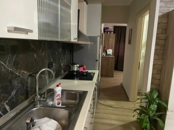 Tirane, jepet me qera apartament 2+1+Ballkon Kati 4, 60 m² 580 € (DON BOSKO)