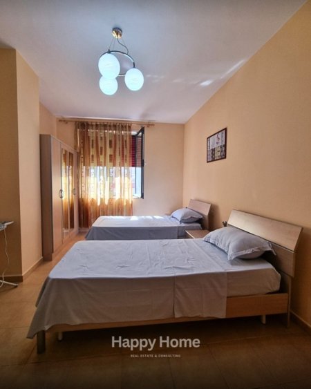 Tirane, jepet me qera apartament 2+1+Ballkon Kati 2, 100 m² 850 € (RTSH)