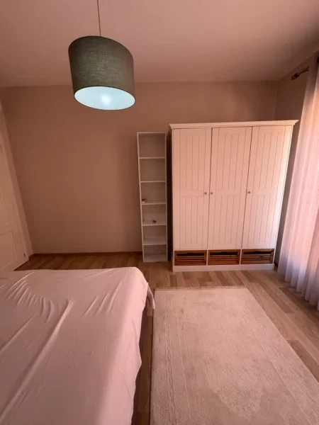 Tirane, jepet me qera apartament 2+1+Ballkon , 116 m² 1.000 € (Delijorgj)