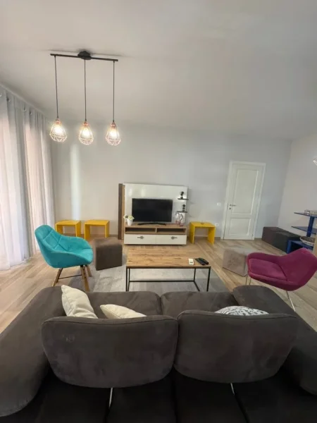 Tirane, jepet me qera apartament 2+1+Ballkon , 116 m² 1.000 € (Delijorgj)