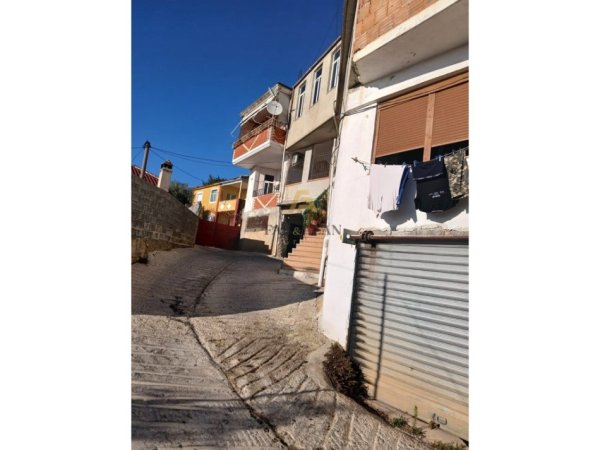 Kruje, shitet shtepi 3 Katshe , 310.000 € (Kruje)