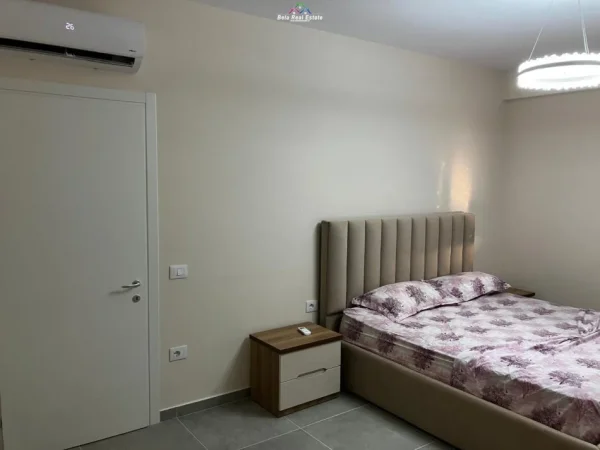 Tirane, jepet me qera apartament 2+1+Ballkon Kati 4, 106 m² 650 € (nexho konomi)
