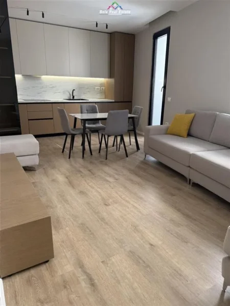 Tirane, jepet me qera apartament 2+1 Kati 3, 100 m² 750 € (21 dhjetori)