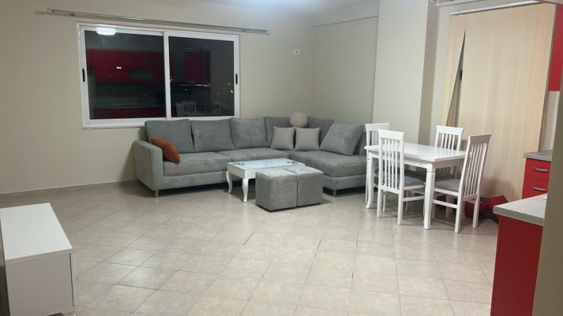 Tirane, jepet me qera apartament 2+1 Kati 4, 105 m² 550 € (astir)