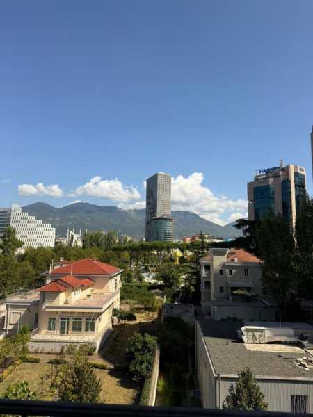 Tirane, jepet me qera apartament 1+1+Ballkon Kati 5, 60 m² 600 € (Bllok , pallatet agimi)