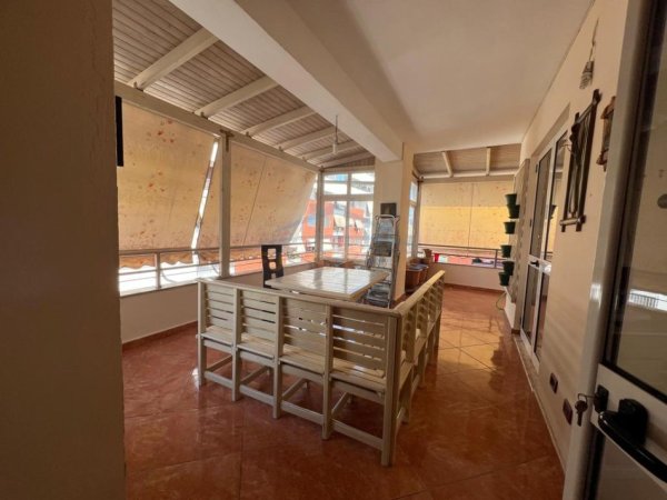 Tirane, jepet me qera apartament 3+1 Kati 6, 105 m² 630 €