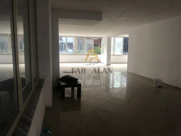 Tirane, shitet ambjent biznesi Kati 1, 160 m² 160.000 € (Kamez)