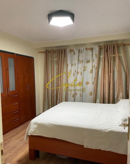 Tirane, jepet me qera apartament 1+1 Kati 5, 70 m² 620 € (QENDER)