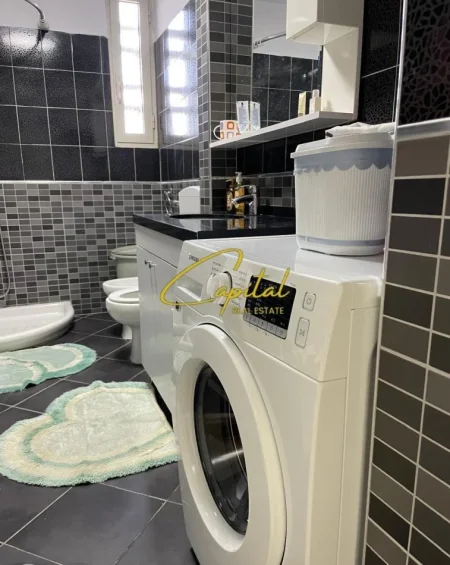 Tirane, jepet me qera apartament 1+1 Kati 5, 70 m² 620 € (QENDER)