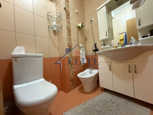 Tirane, jepet me qera apartament 2+1+Ballkon Kati 5, 100 m² 700 € (Don Bosko)