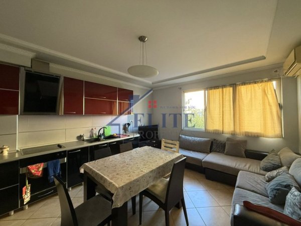 Tirane, jepet me qera apartament 2+1+Ballkon Kati 5, 100 m² 700 € (Don Bosko)