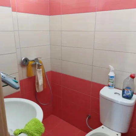 Tirane, jepet me qera apartament 2+1 Kati 6, 105 m² 550 € (astir)