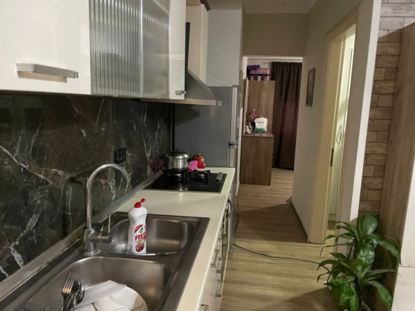 Tirane, jepet me qera apartament 2+1+Ballkon Kati 4, 63 m² 580 € (don bosko)
