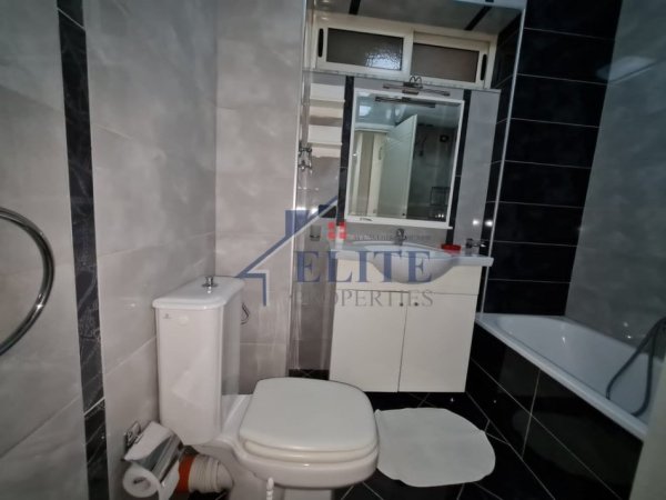 Tirane, jepet me qera apartament 2+1+Ballkon Kati 5, 120 m² 900 € 