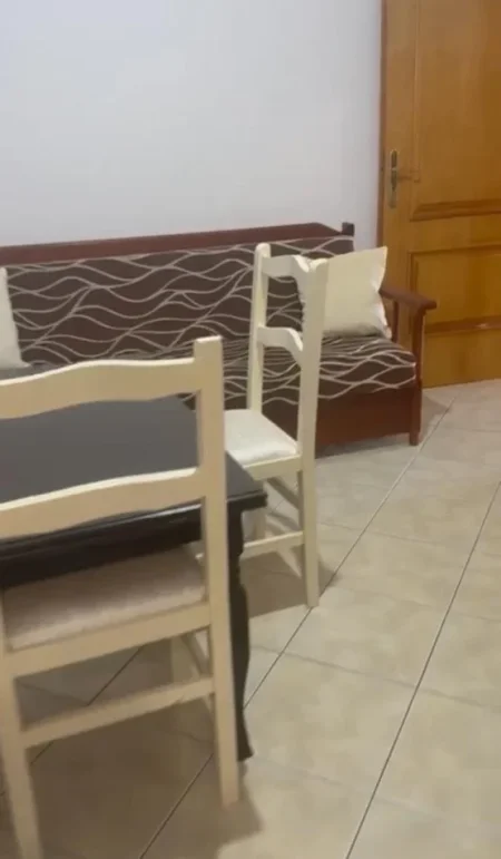 Tirane, jepet me qera apartament 1+1+Ballkon Kati 2, 60 m² 400 € (rruga siri kodra prane hotel meridian)