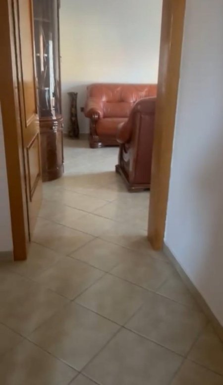 Tirane, jepet me qera apartament 1+1+Ballkon Kati 2, 60 m² 400 € (rruga siri kodra prane hotel meridian)