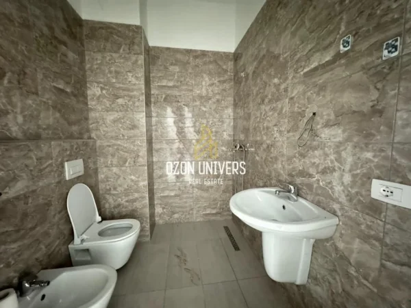 Apartament 3+1+2 për Qira tek Nisharaku pranë Square 21!