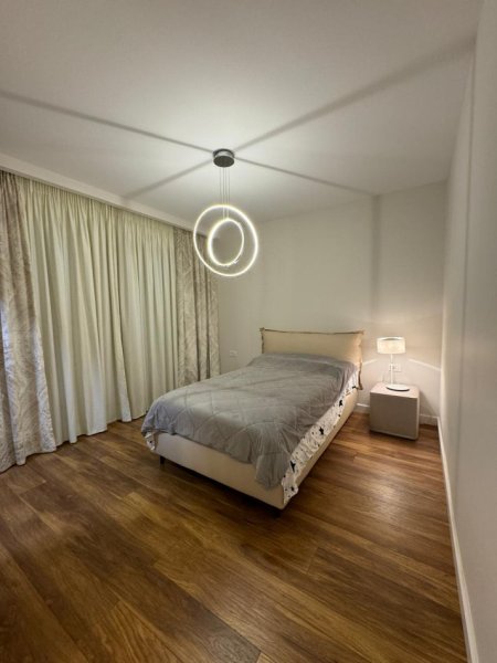 Tirane, jepet me qera apartament  2+1 , 137 m² 2.500 € ne Bllok