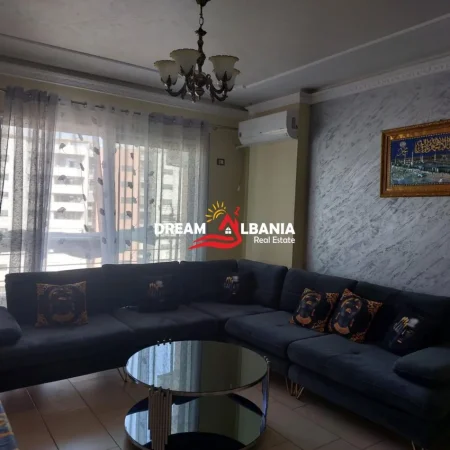 Tirane, jepet me qera apartament 2+1 , 100 m² 550 € (ne Astir, prane Hotel Marinaj)